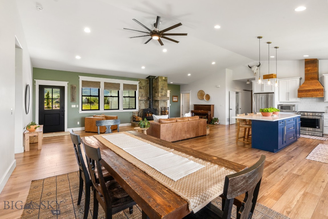 37 Cinnamon Bear Court