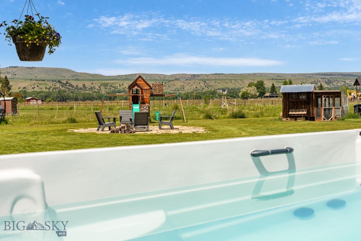 37 Cinnamon Bear Court