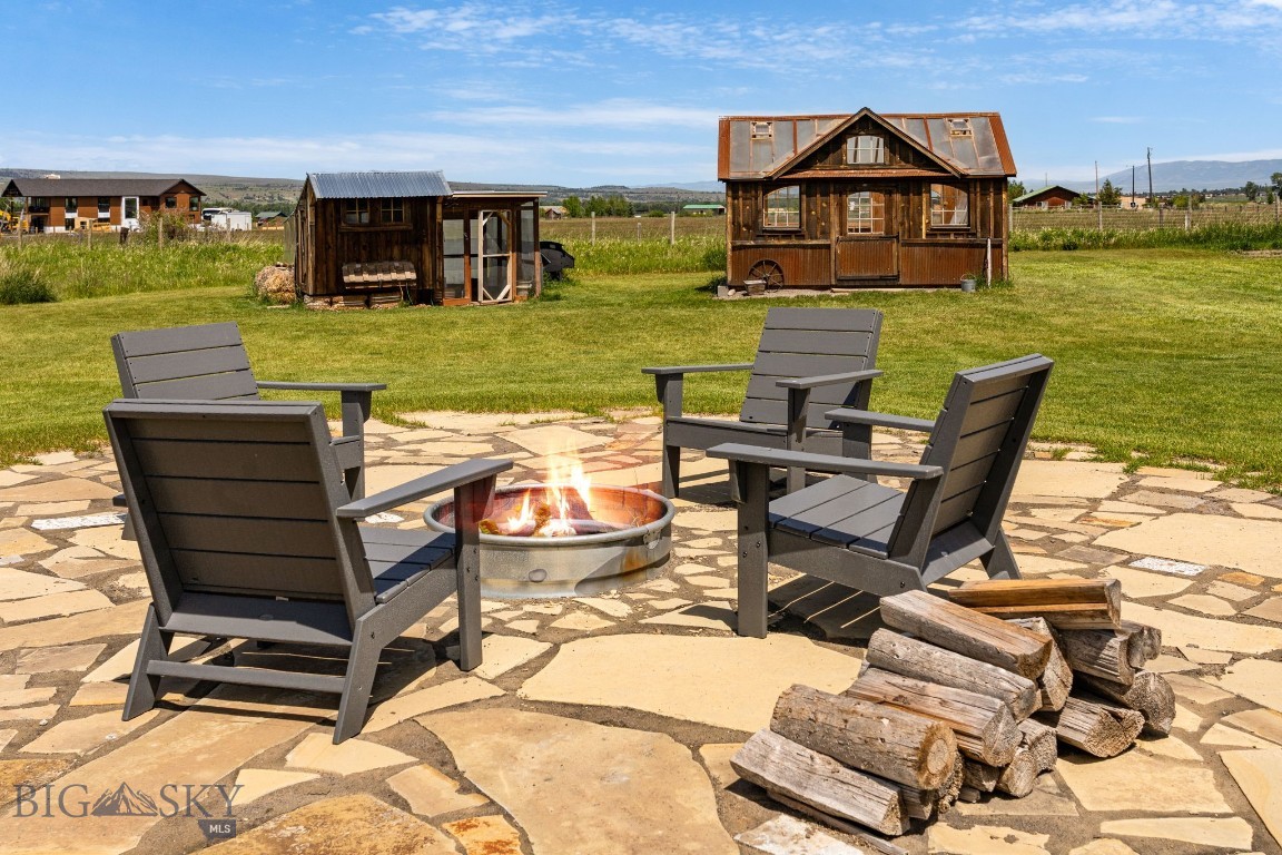 37 Cinnamon Bear Court