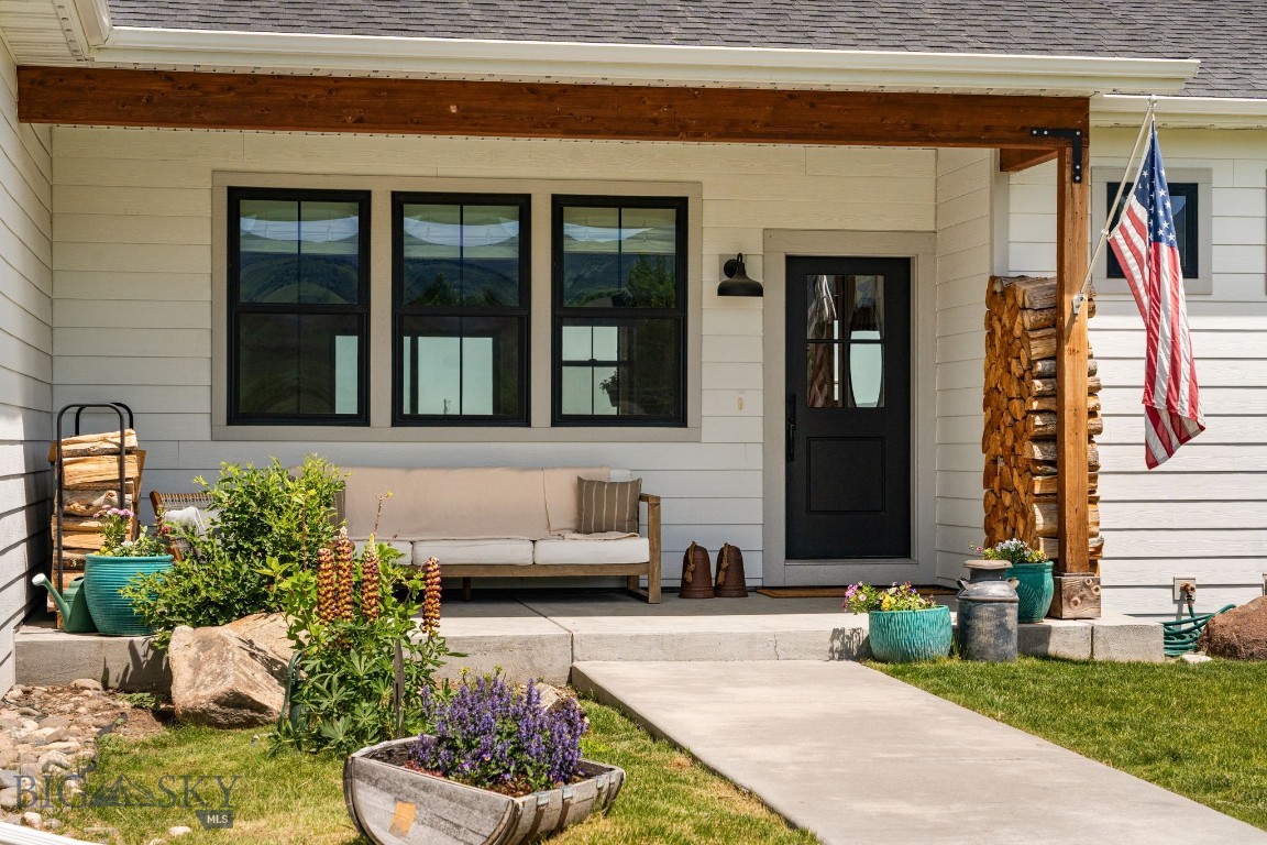37 Cinnamon Bear Court