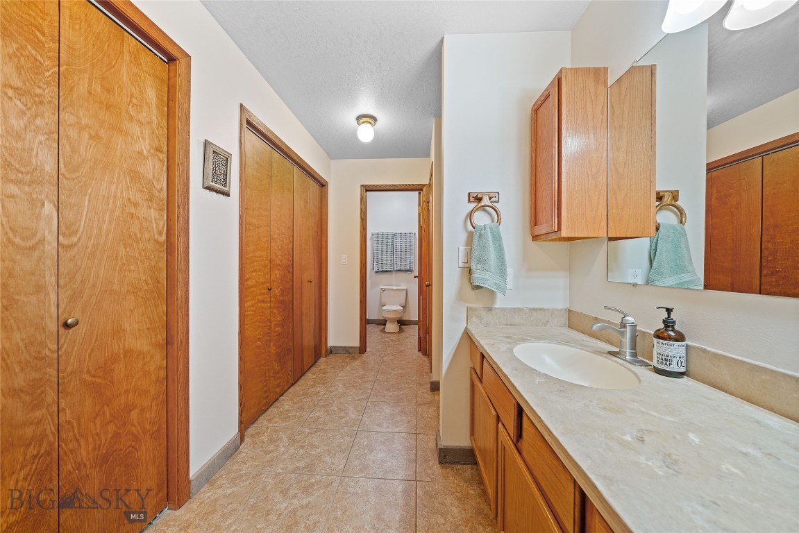 606 Frank Road