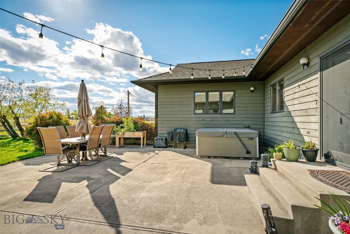 606 Frank Road