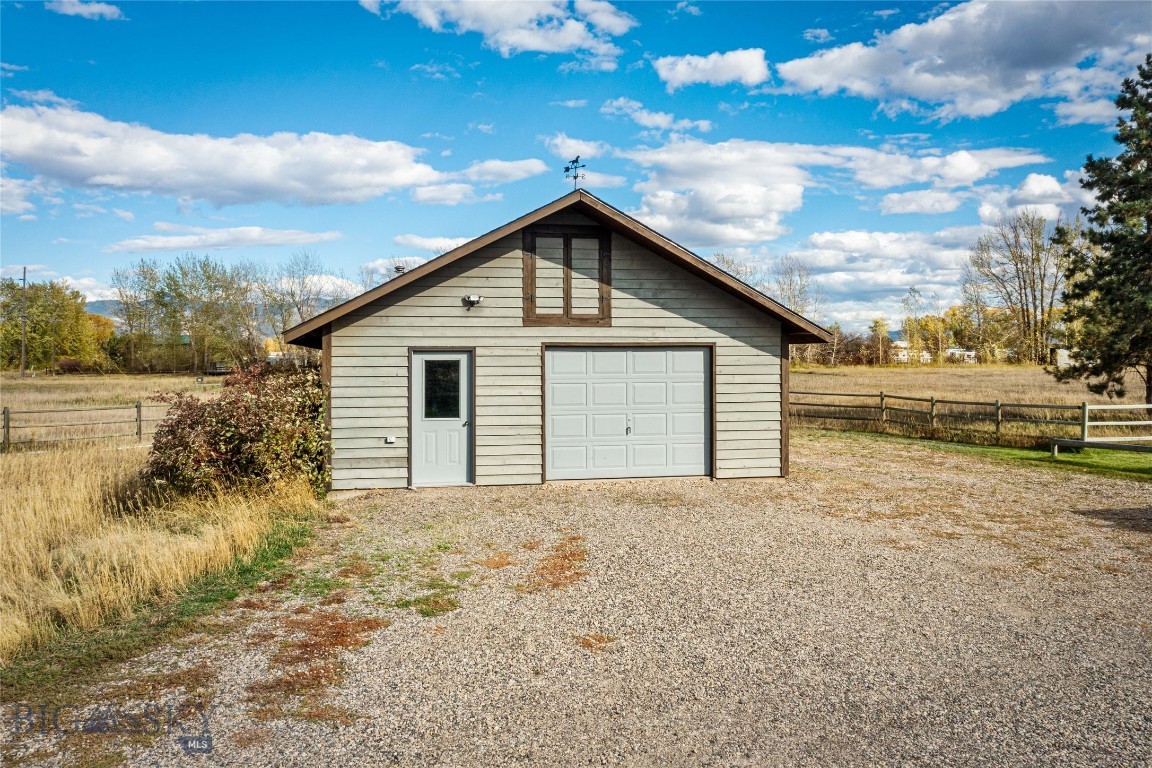 606 Frank Road