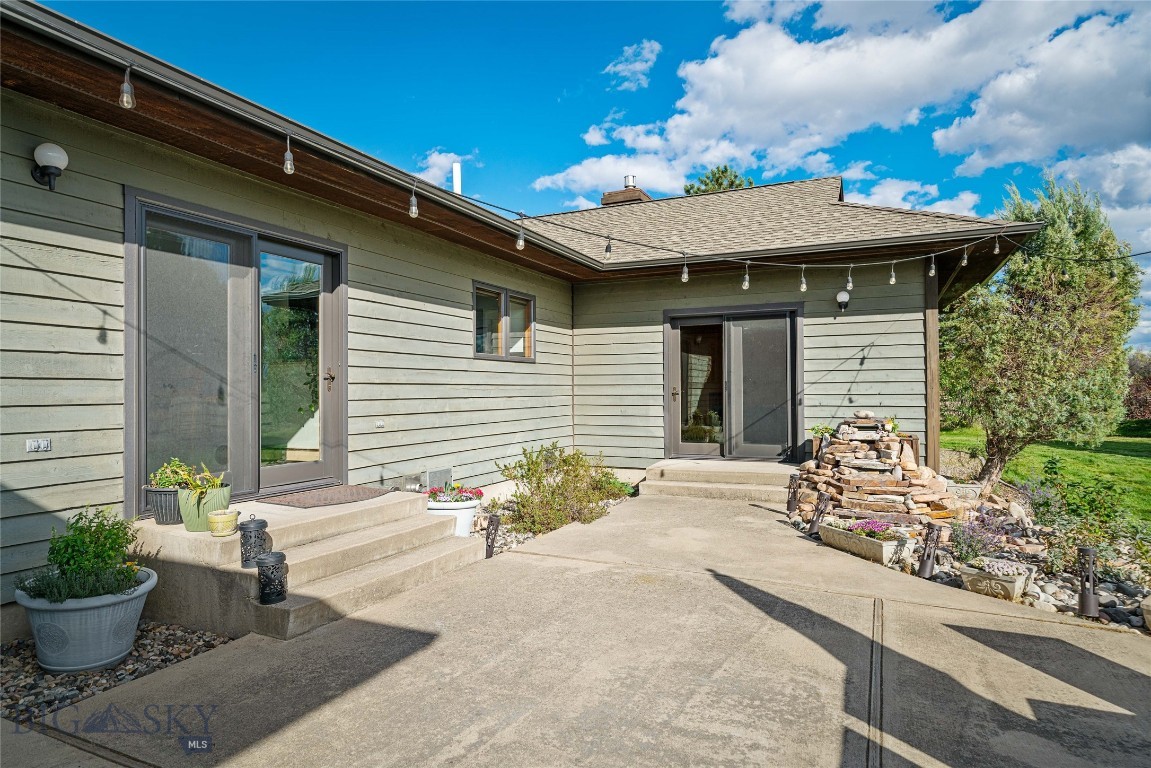 606 Frank Road