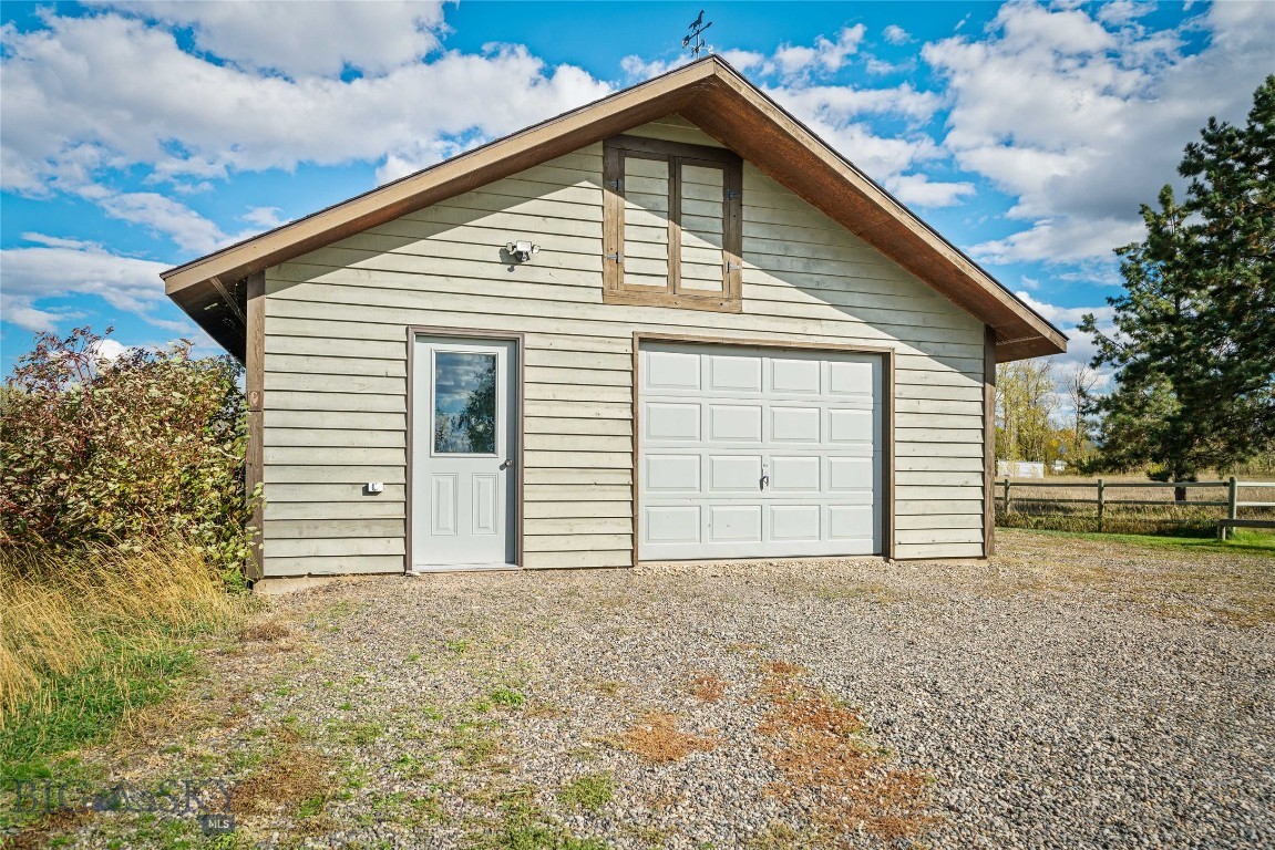 606 Frank Road