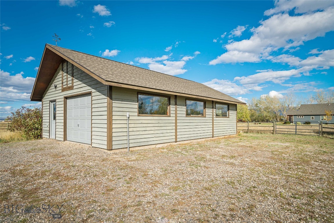 606 Frank Road