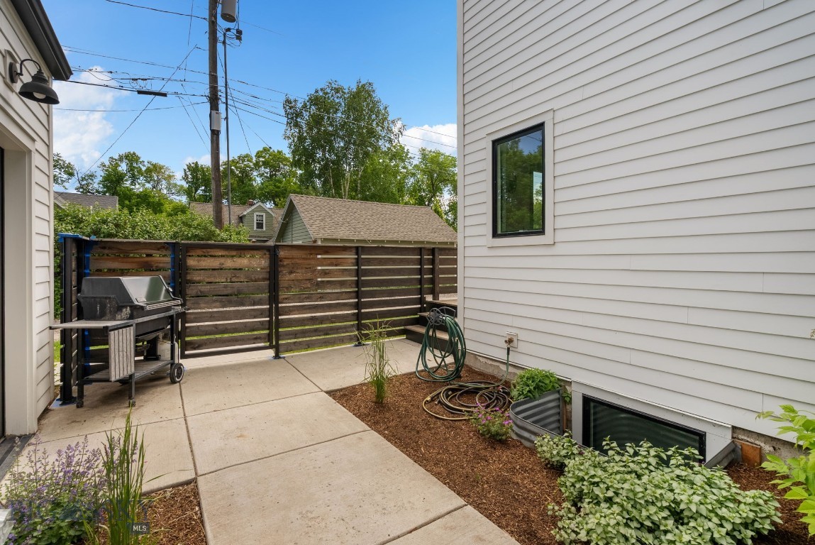 817 W Story Street