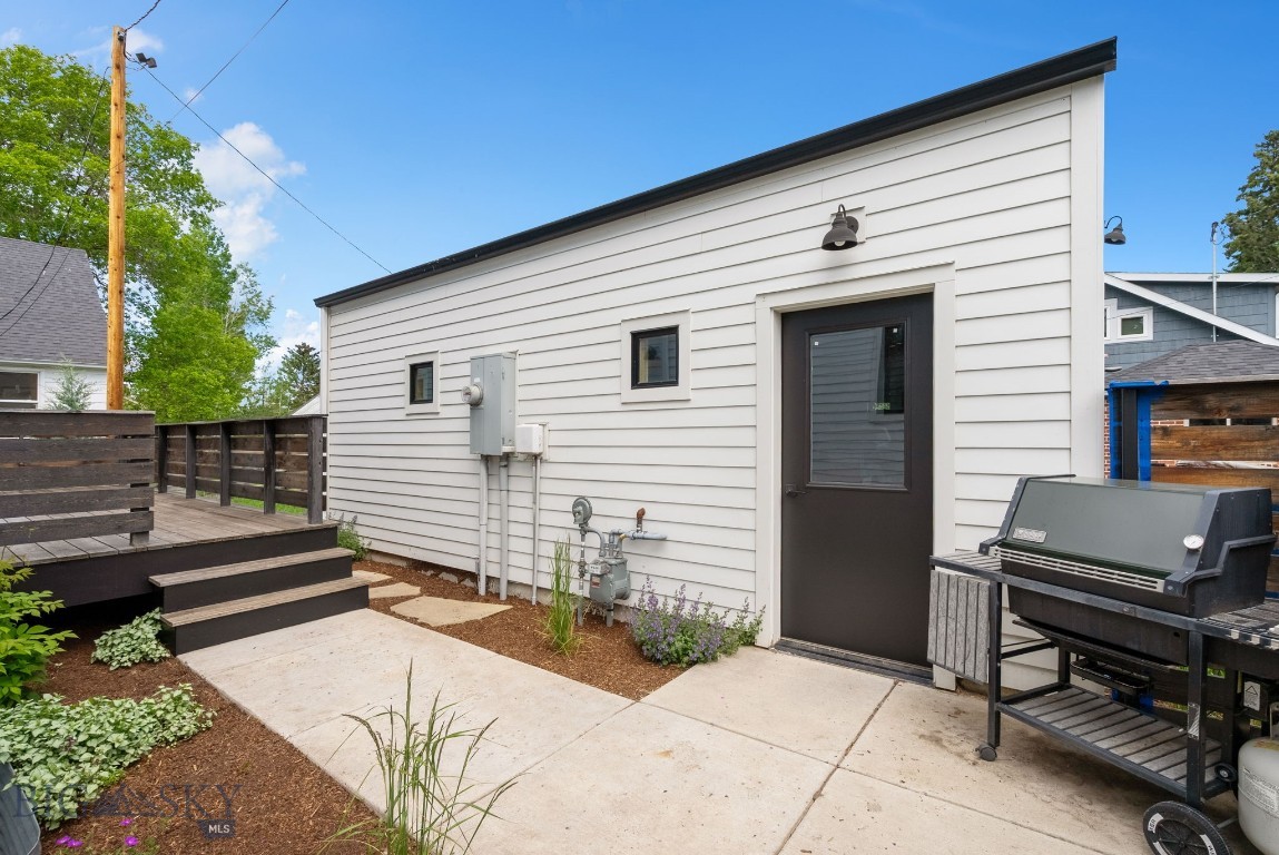 817 W Story Street