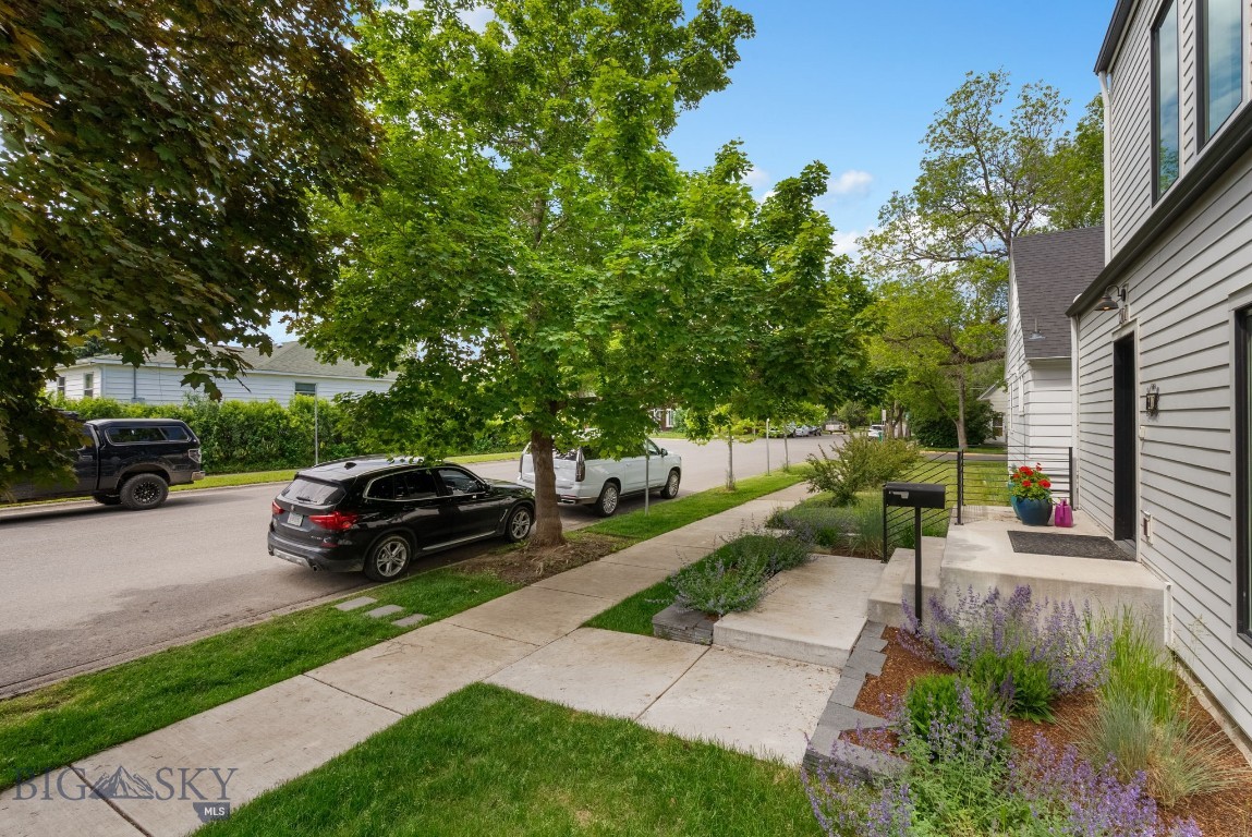 817 W Story Street
