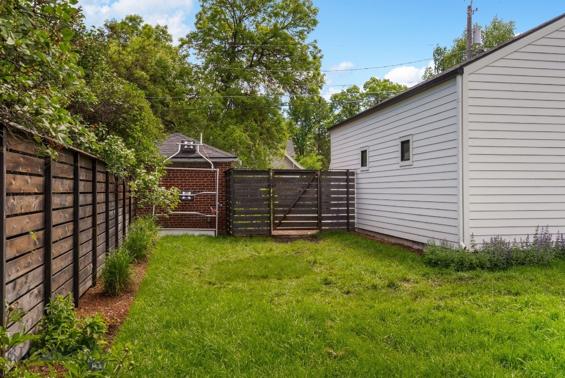817 W Story Street