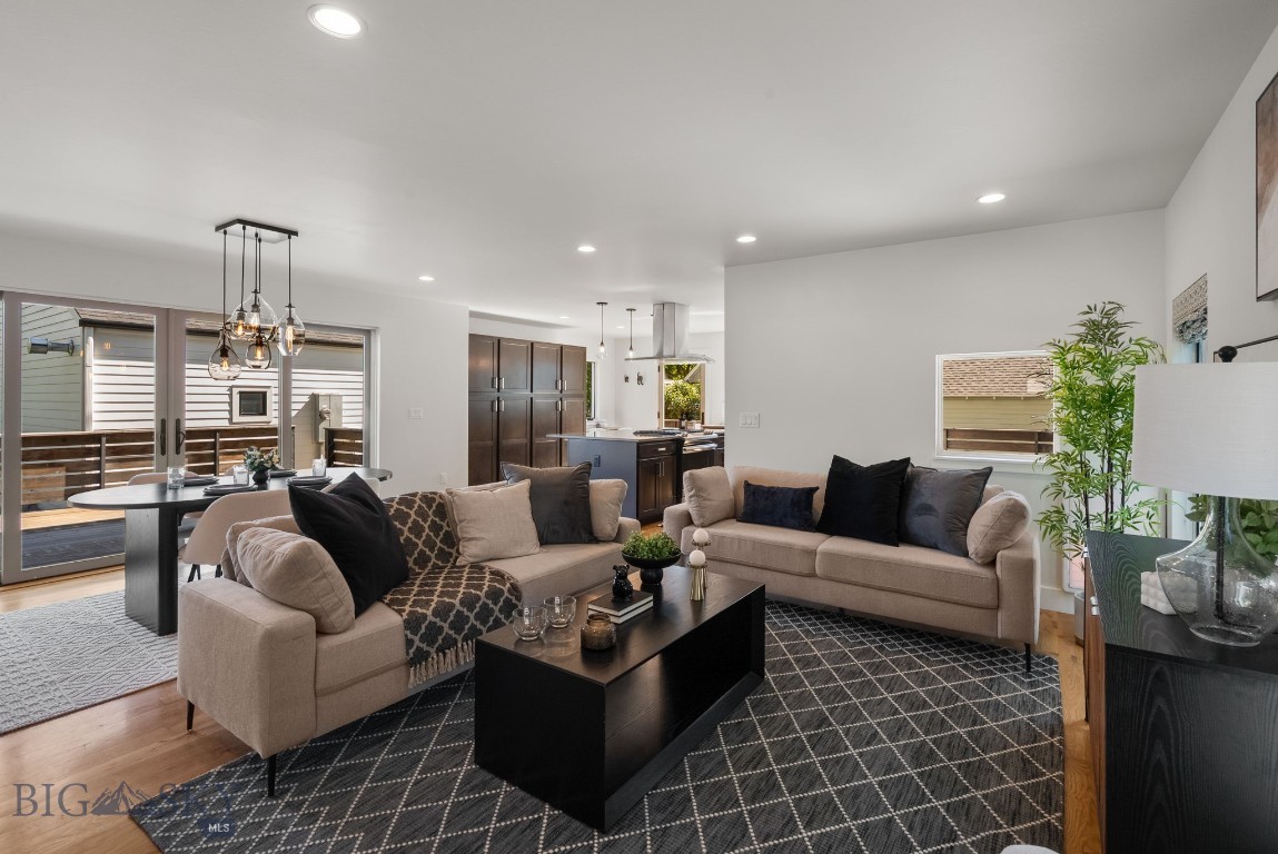 817 W Story Street