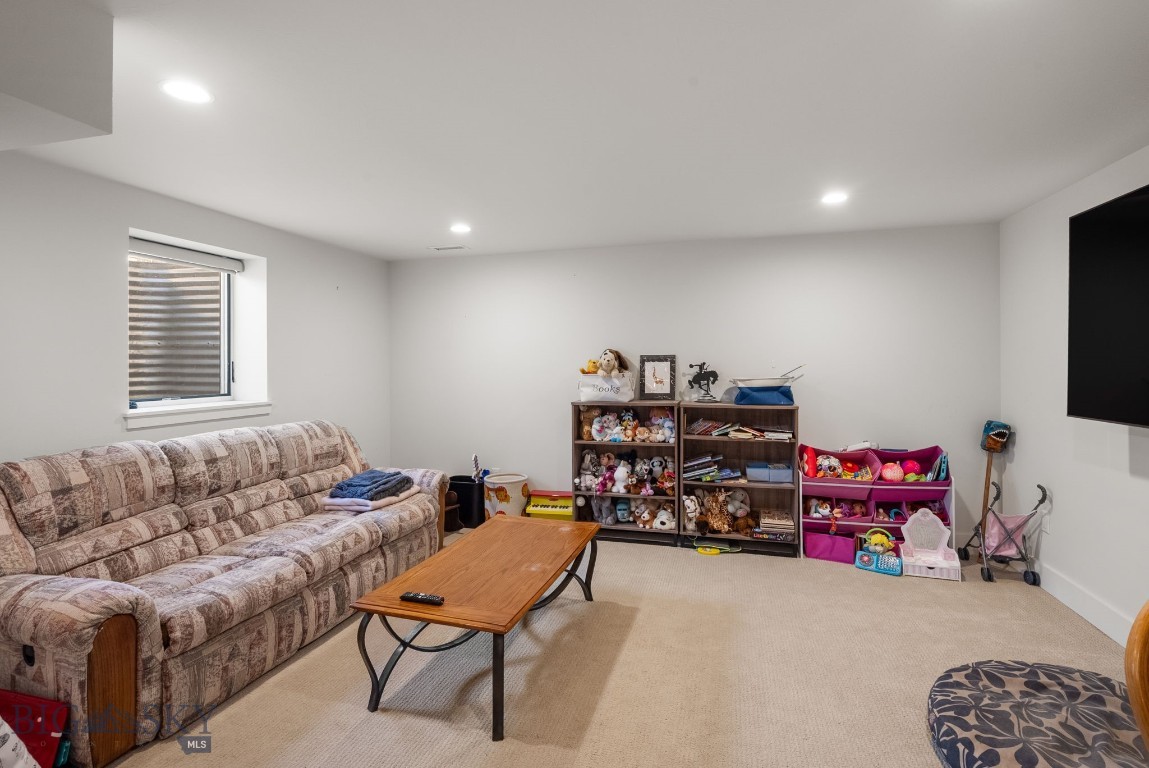 817 W Story Street