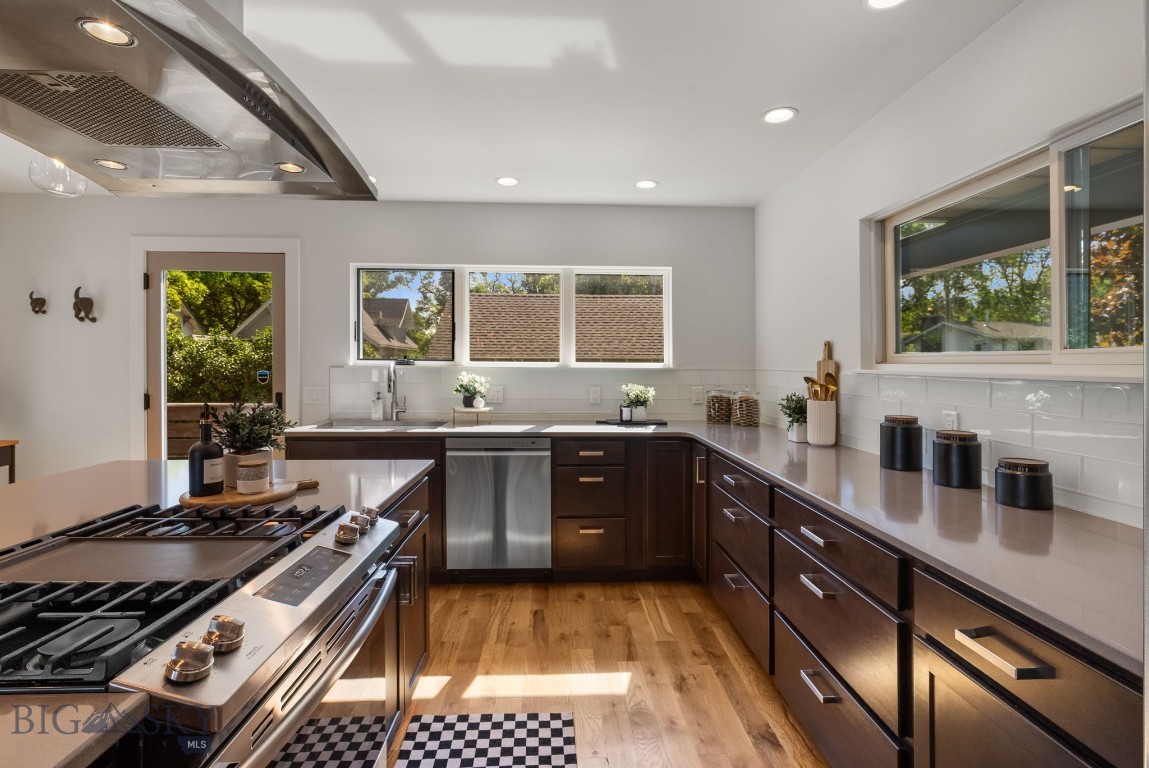 817 W Story Street