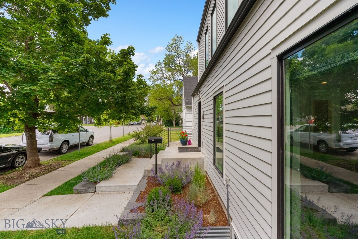 817 W Story Street