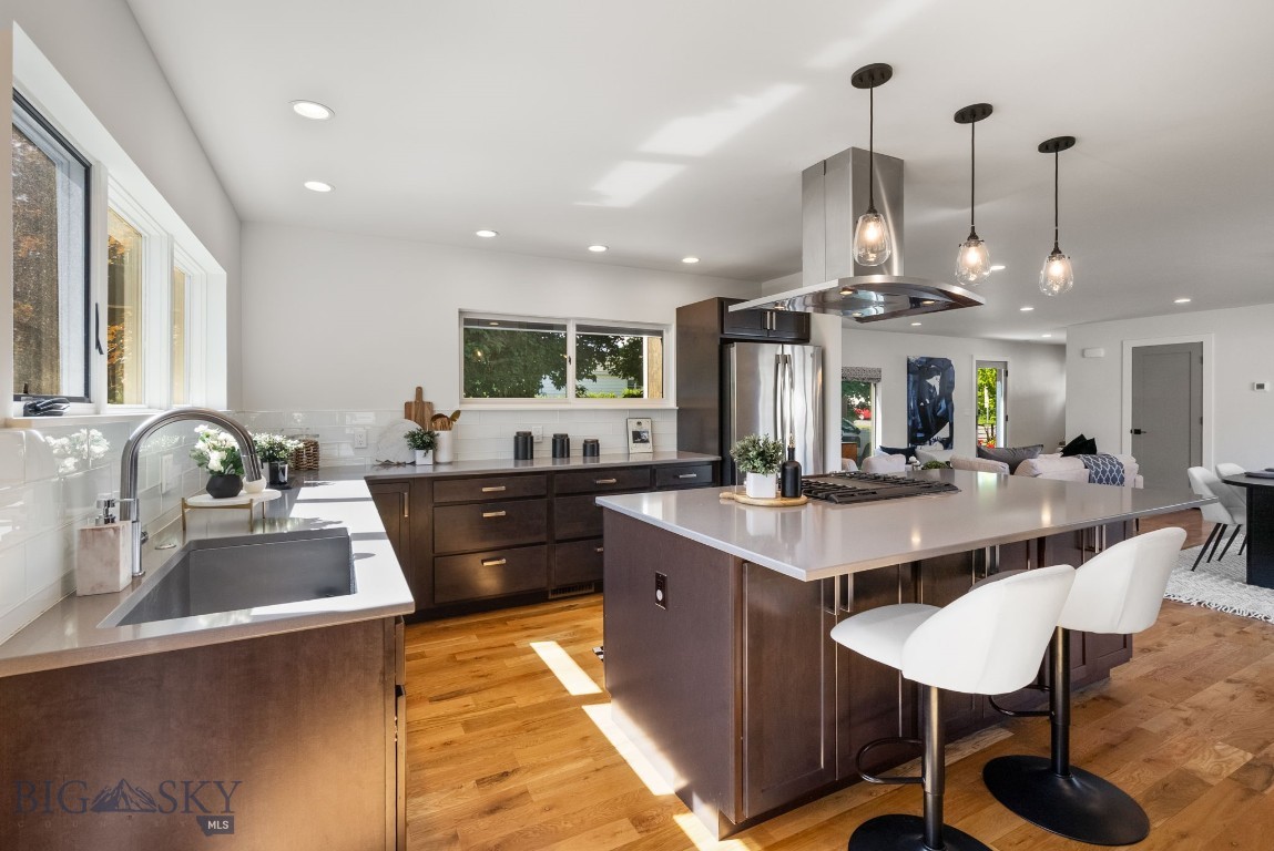 817 W Story Street