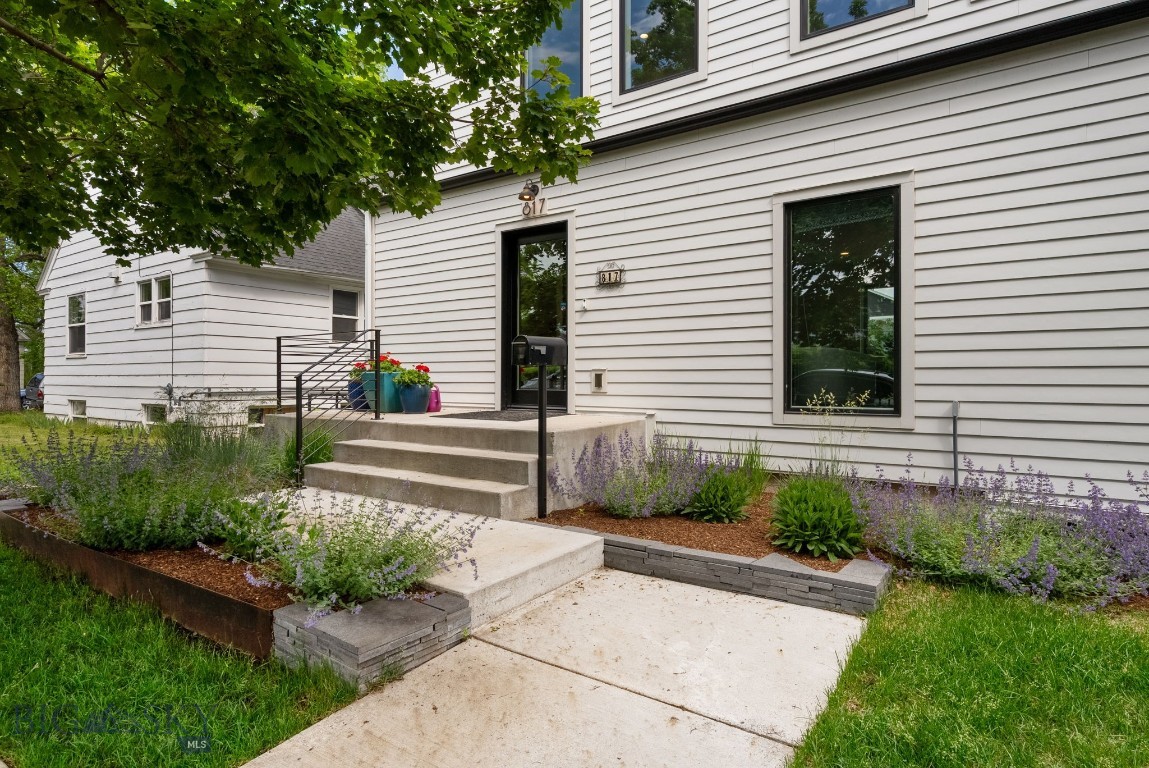 817 W Story Street