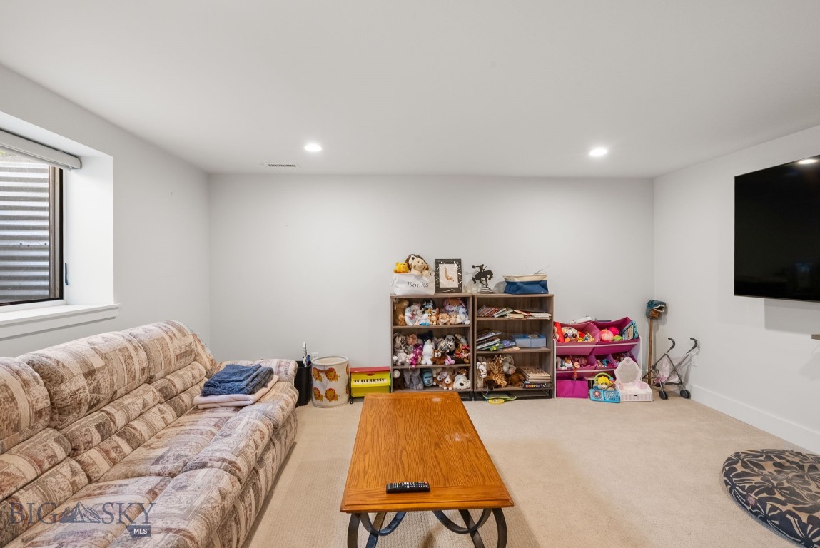 817 W Story Street