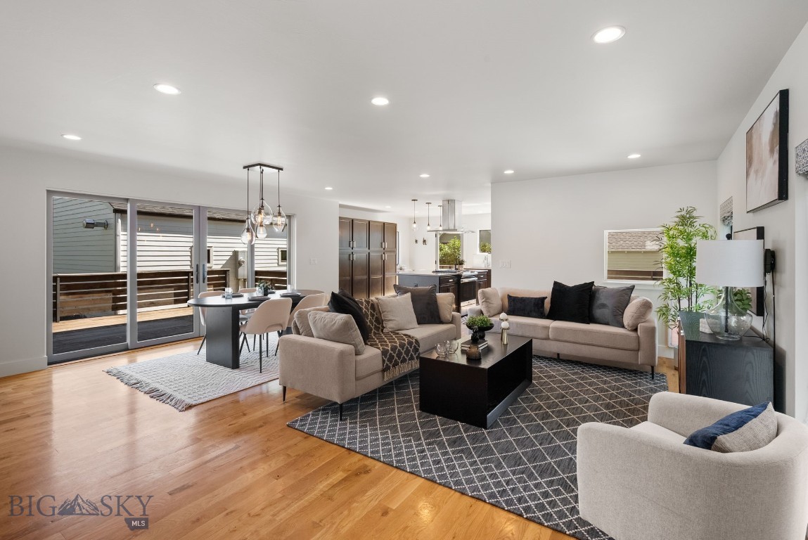 817 W Story Street
