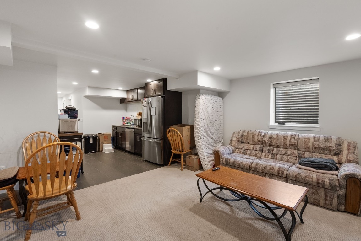 817 W Story Street