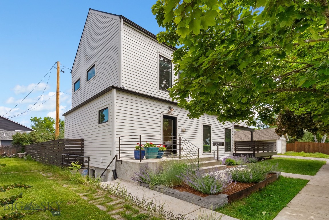 817 W Story Street
