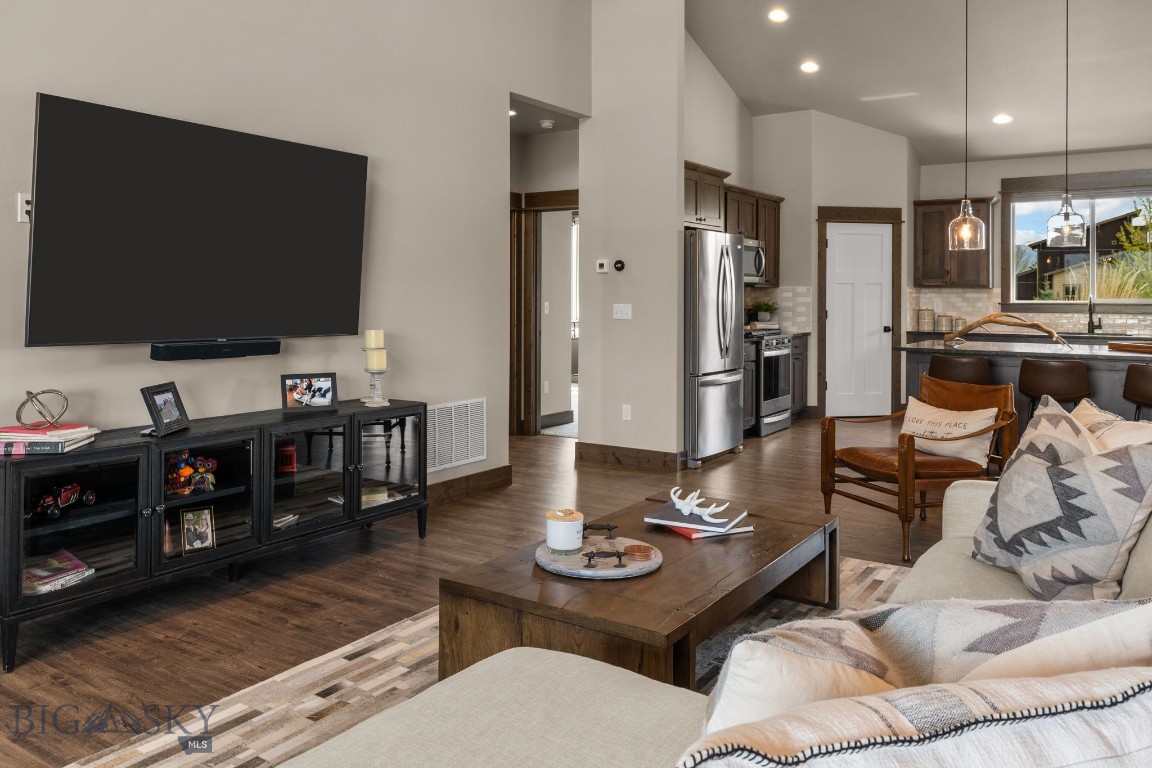 108 Travelers Way