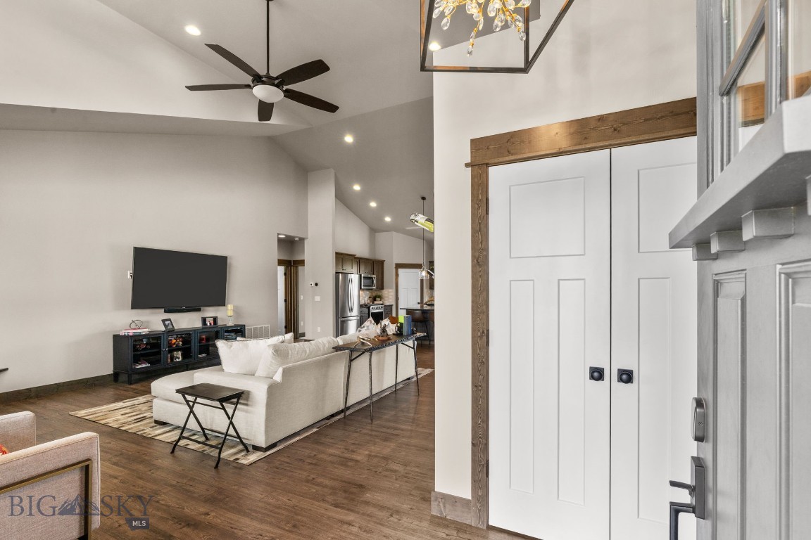 108 Travelers Way