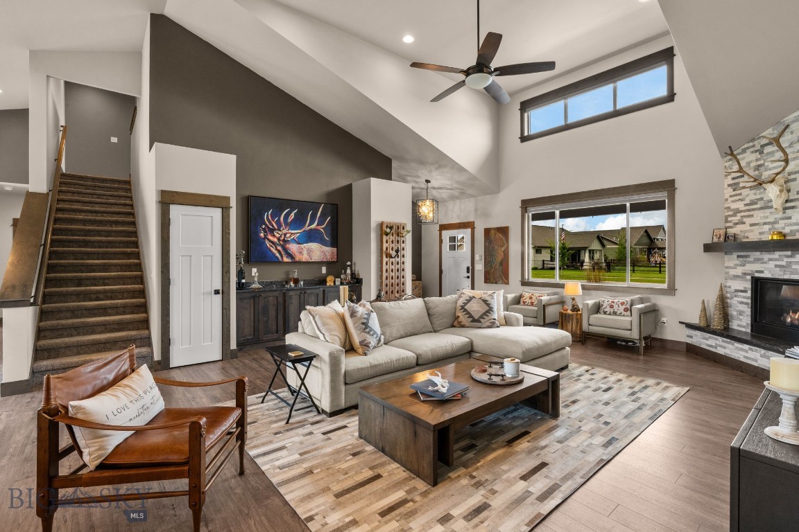 108 Travelers Way