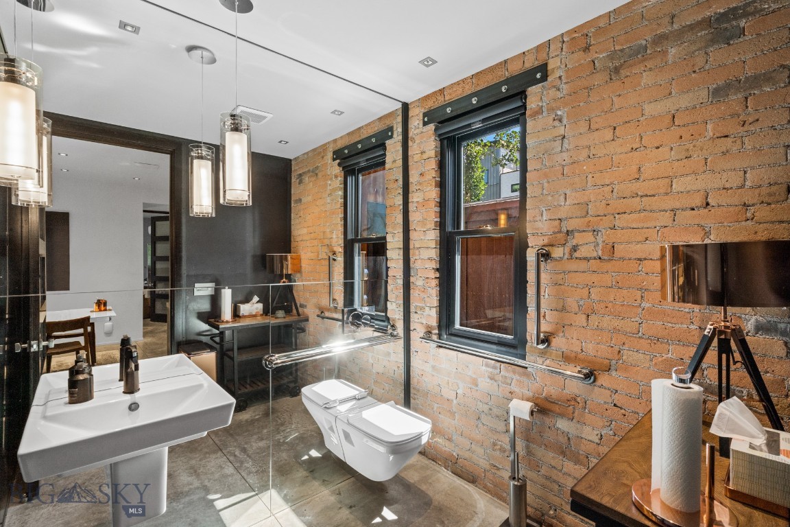 102 N Church Avenue