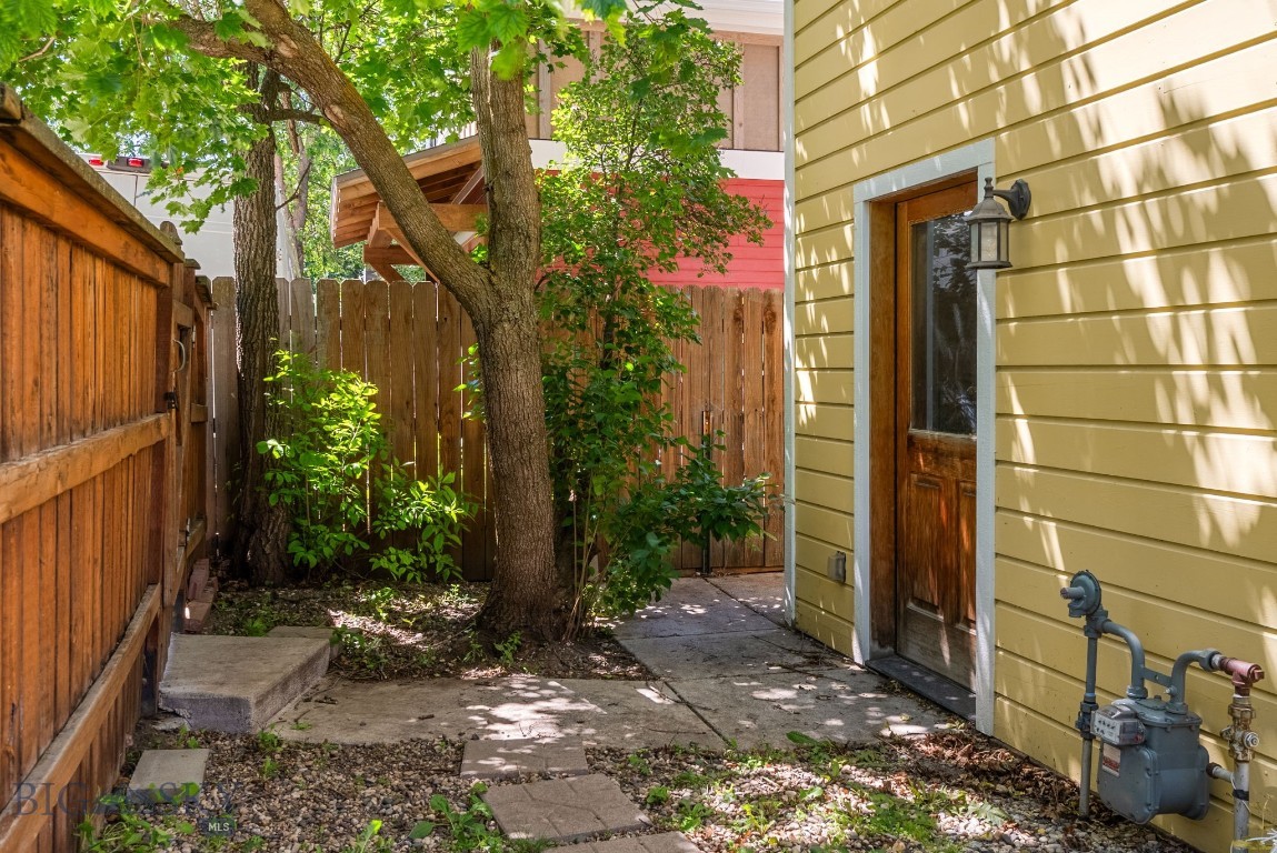 206 S 7th Avenue