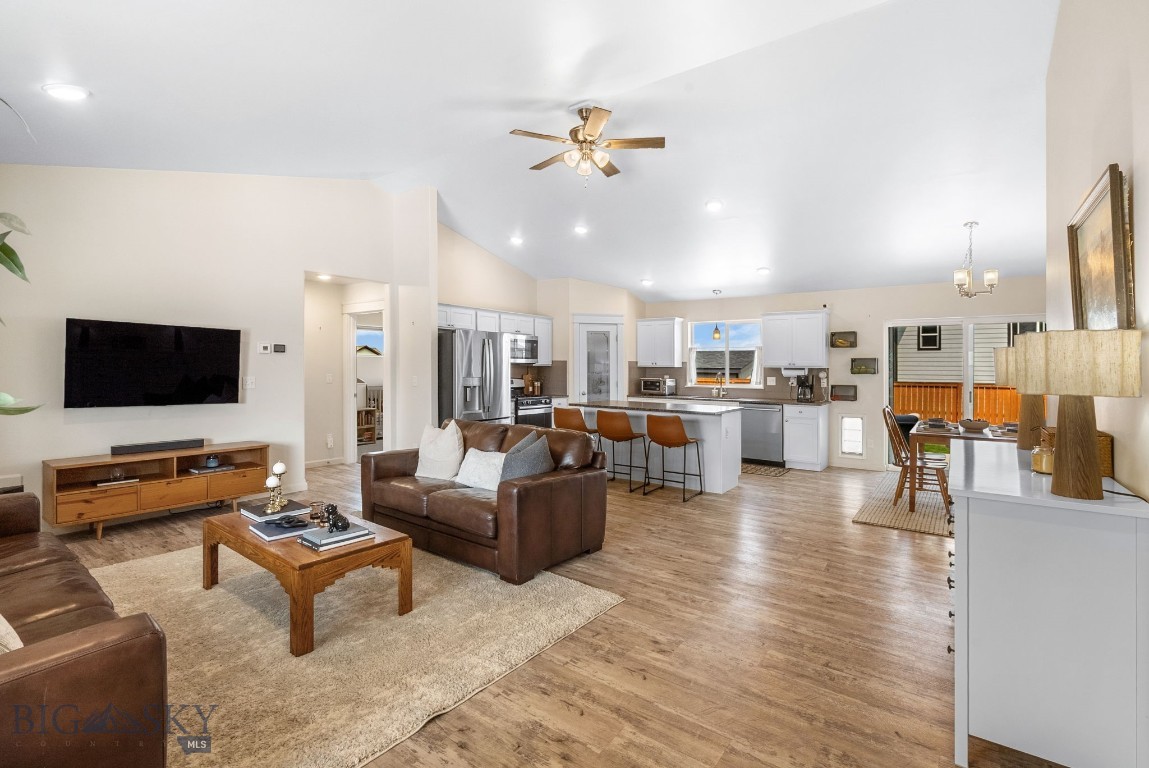 1502 Roundup Boulevard