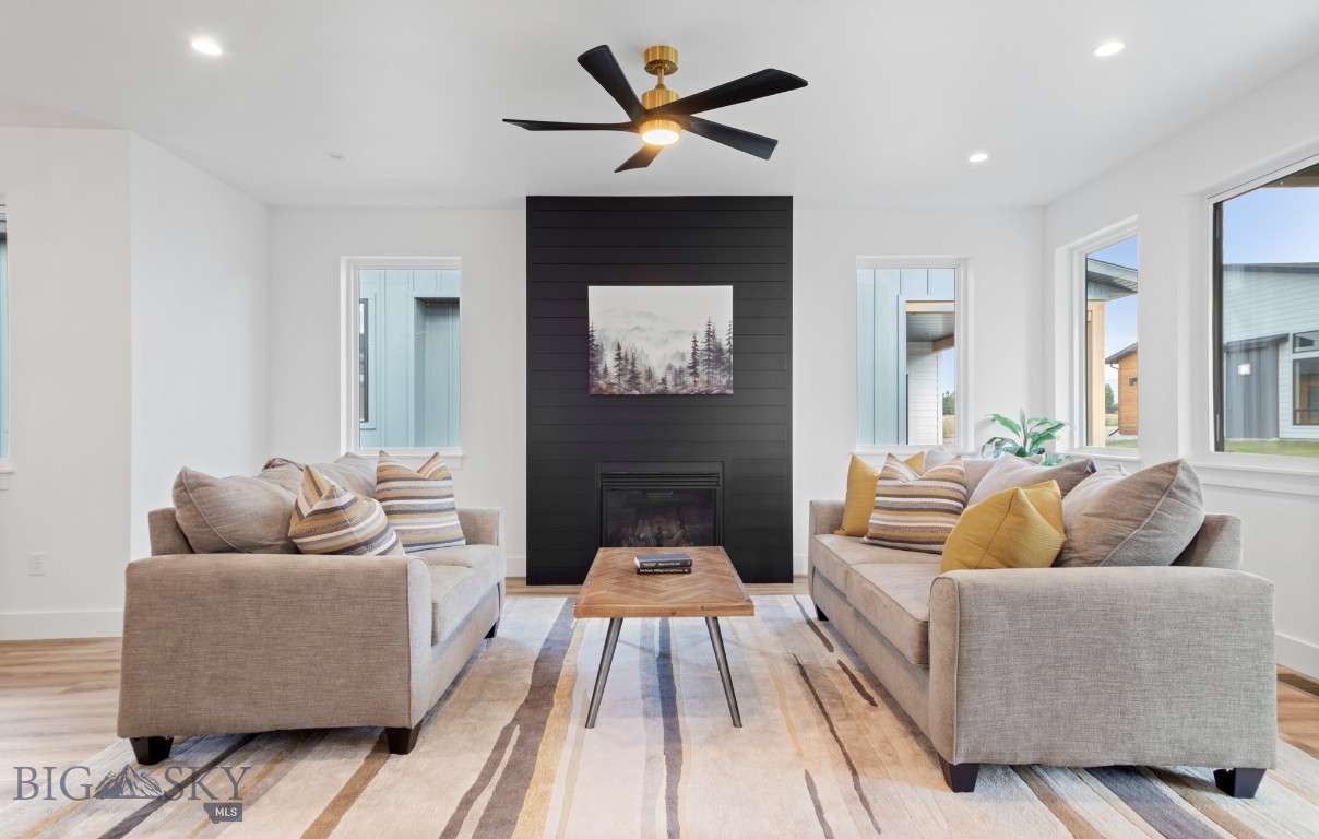 25 Delano Drive
