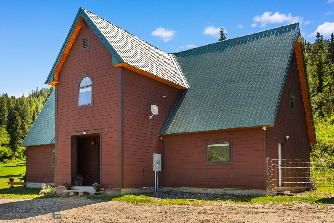 3395 Trail Creek Road