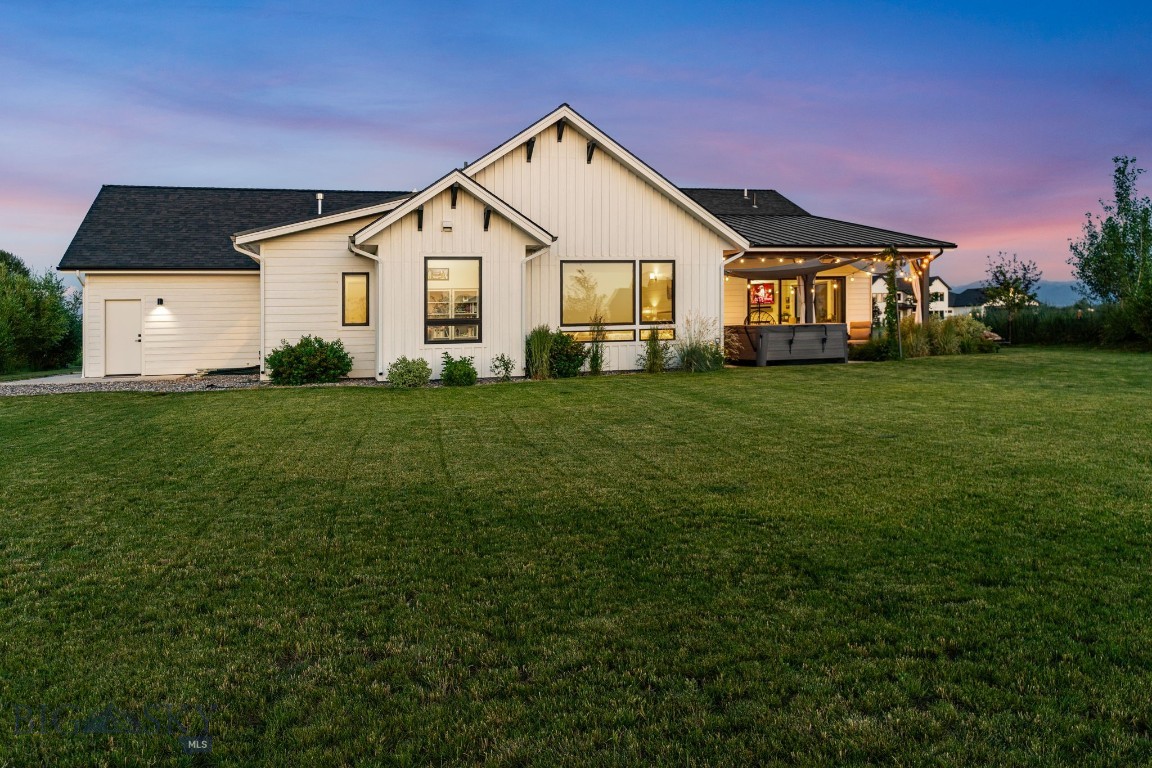 225 Riparian Way