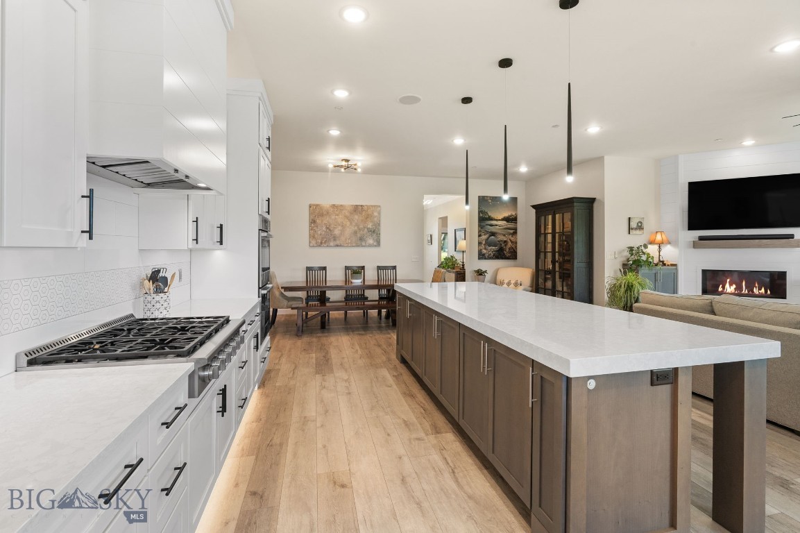 225 Riparian Way