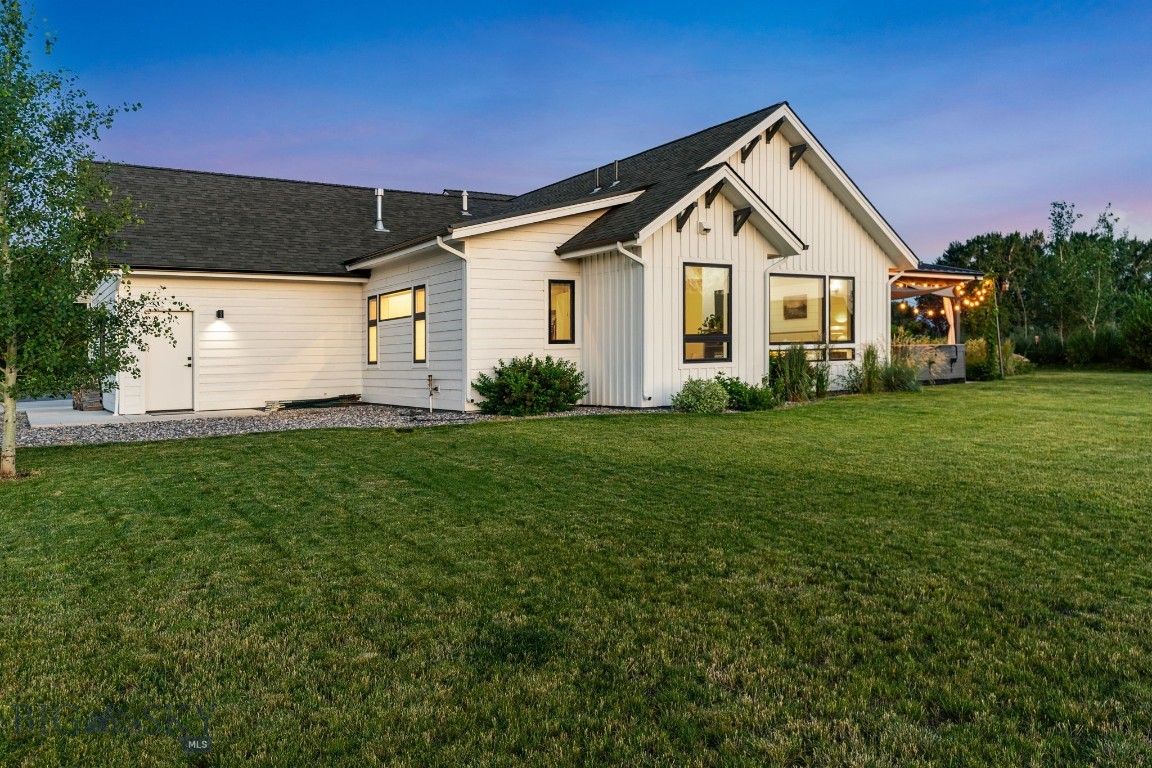 225 Riparian Way