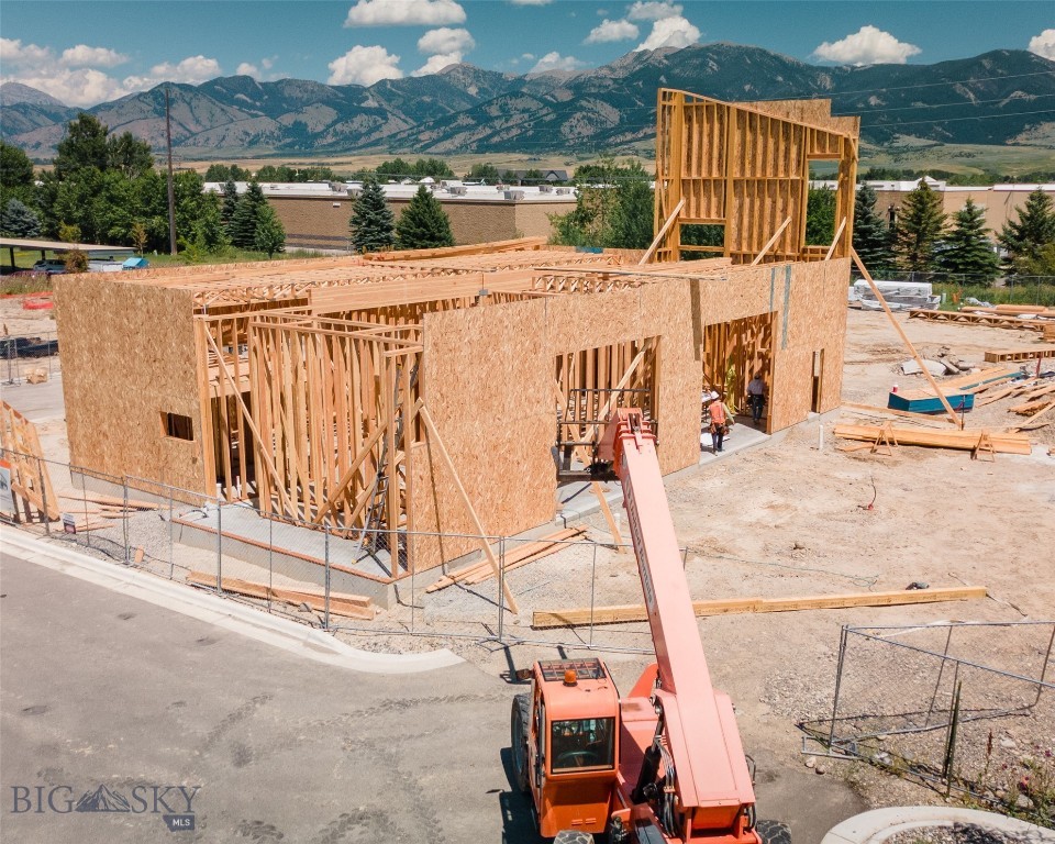 3000, 3002, 3006, & 2008 N 27th Avenue