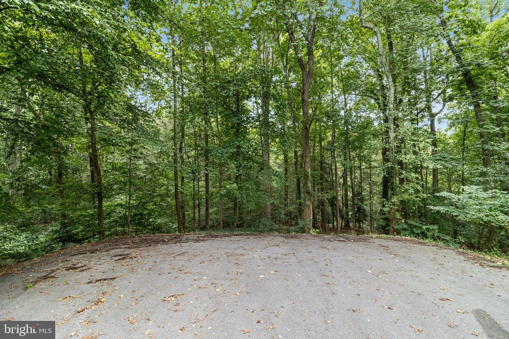 572 Evergreen Ct