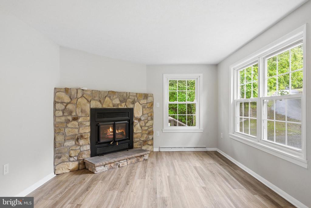455 TUMBLEWEED TRAIL