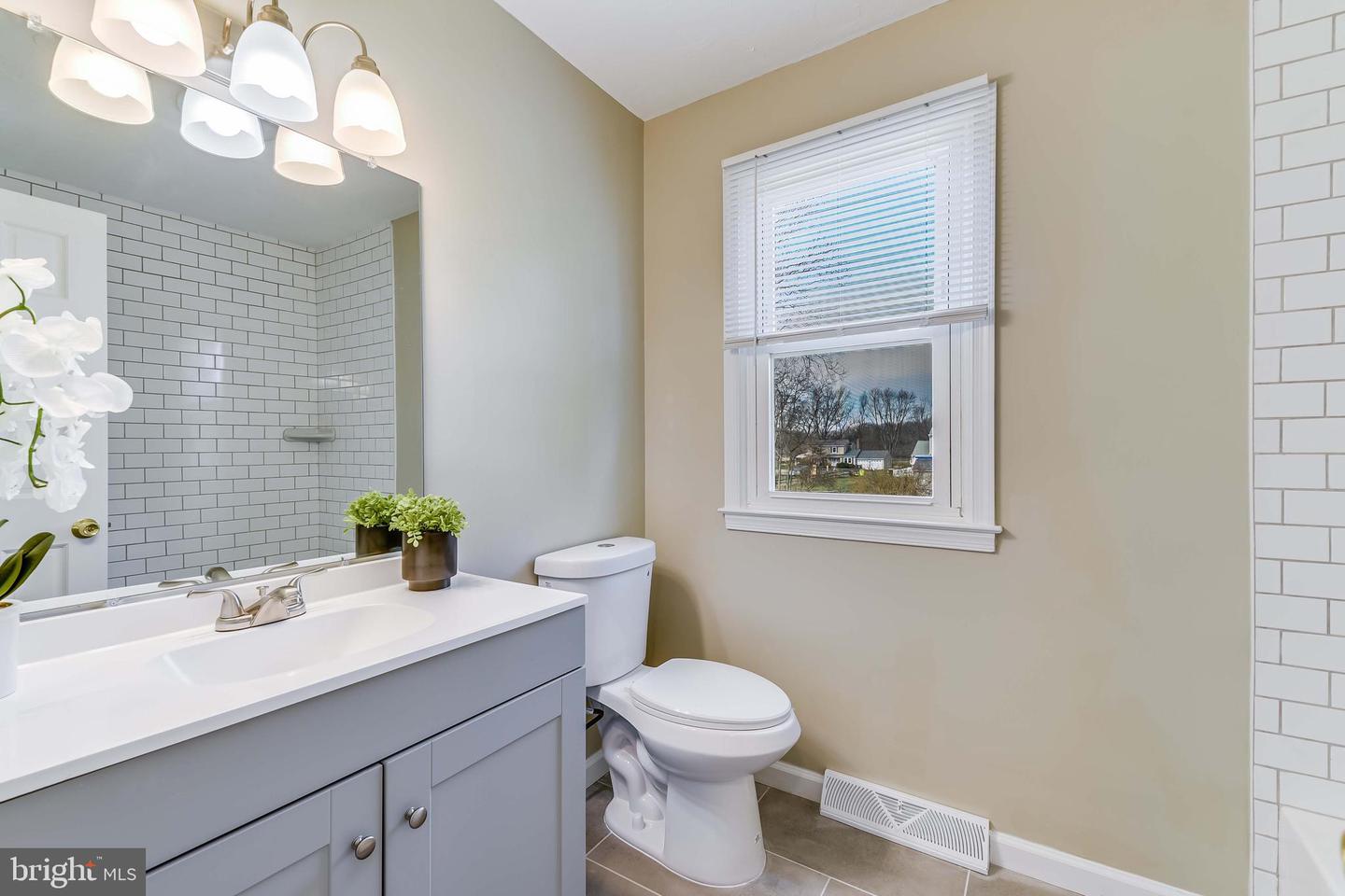 23 Darlise Ct