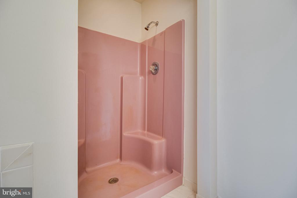 5620 SERENITY LANE
