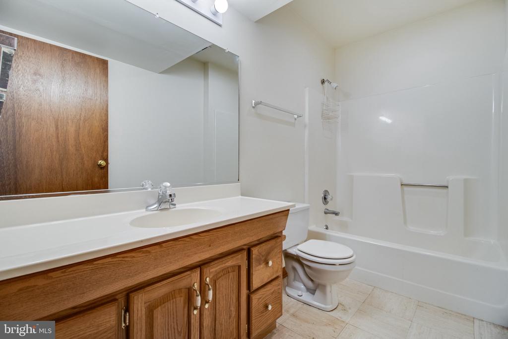 5620 SERENITY LANE