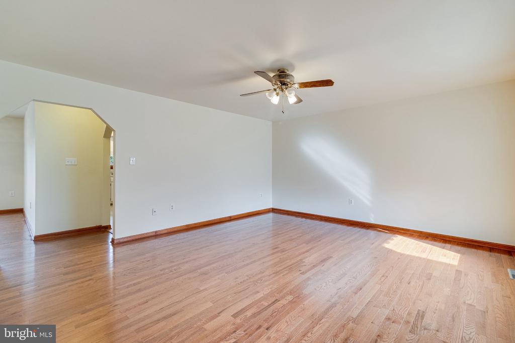 5620 SERENITY LANE