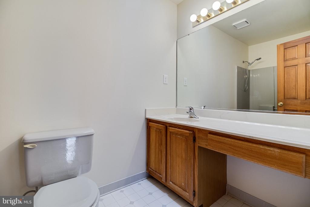 5620 SERENITY LANE