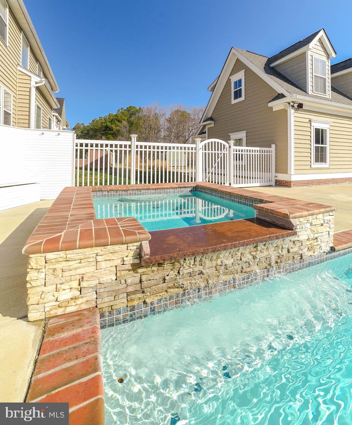 17450 Lighthouse Commons DRIVE