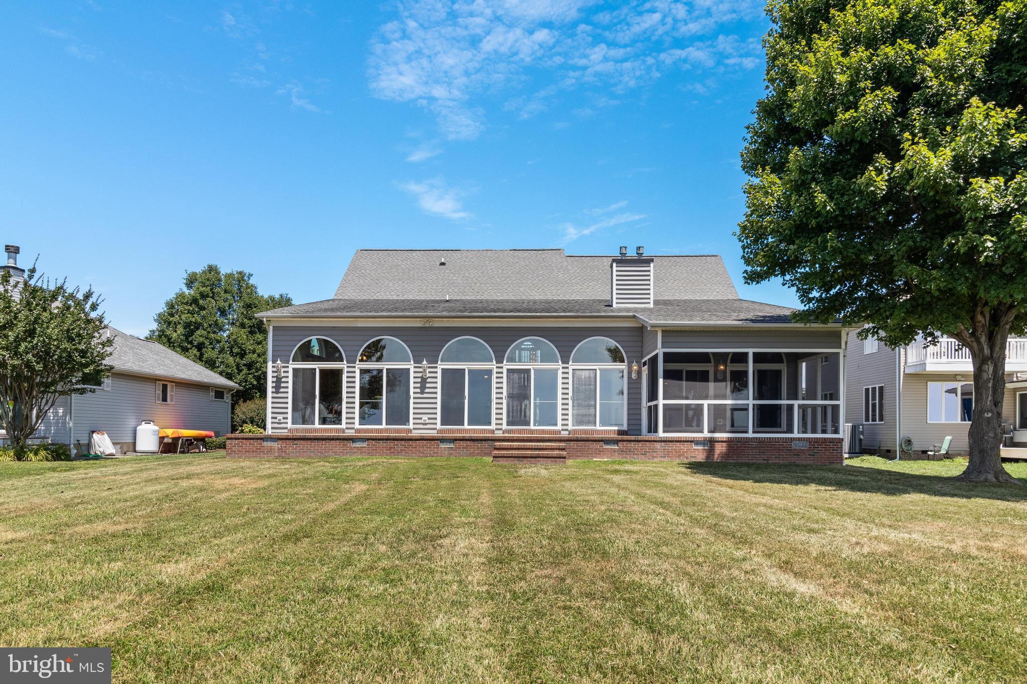 17587 Whitestone Dr