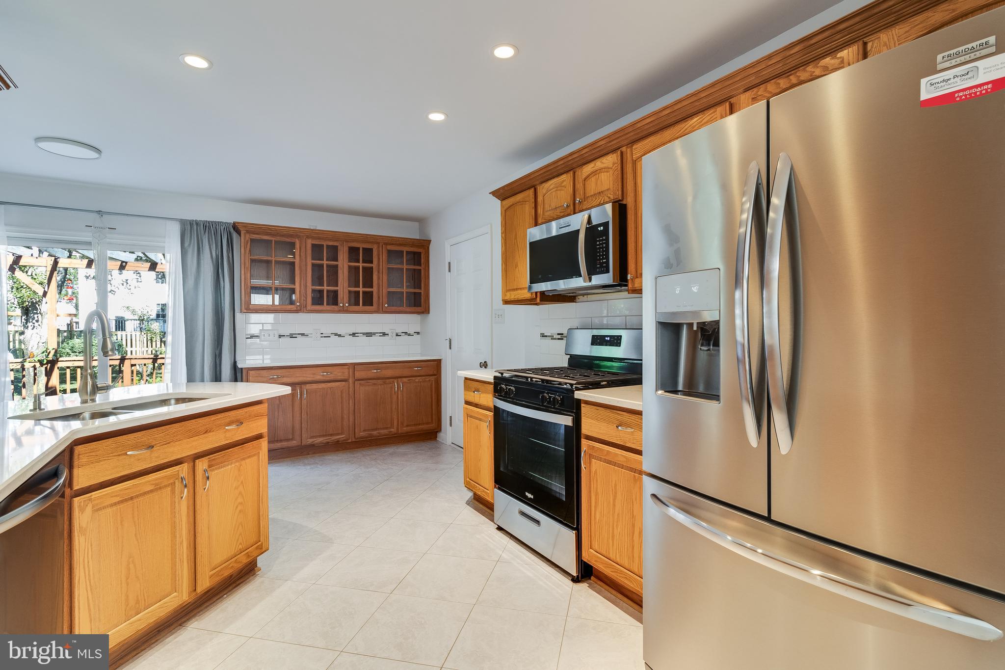 22140 Goldenrod