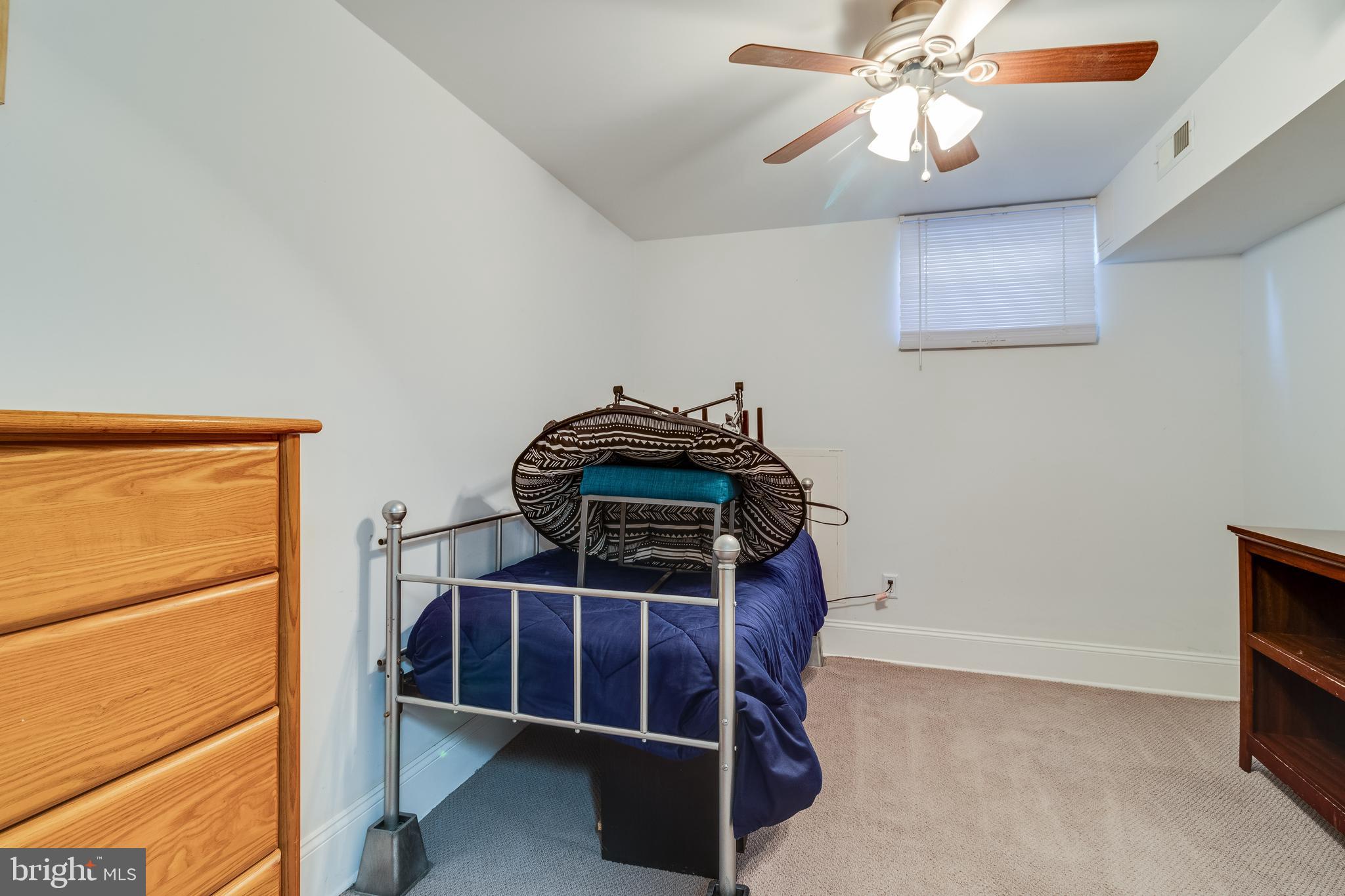 22140 Goldenrod
