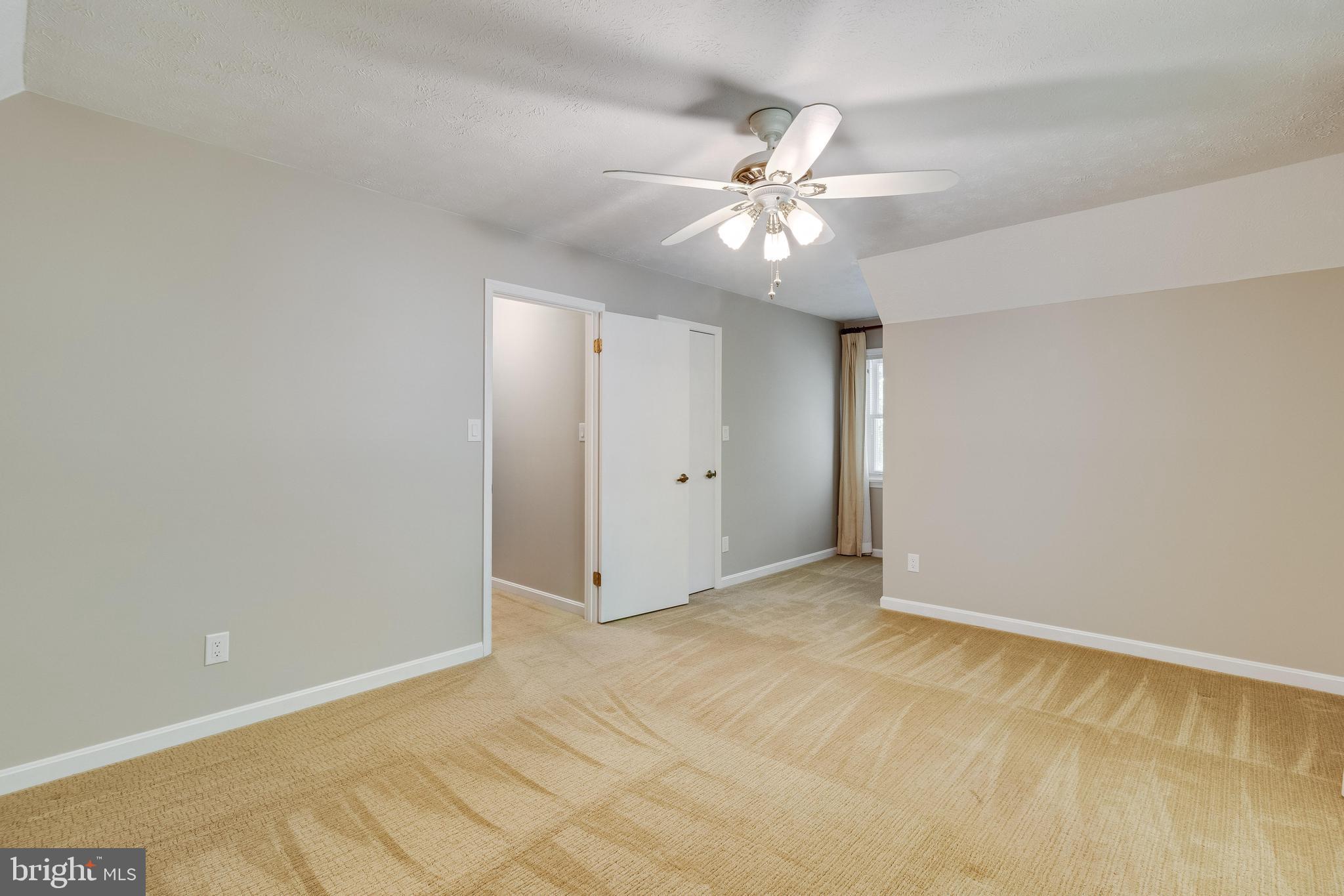23284 Hickory Hollow Ln