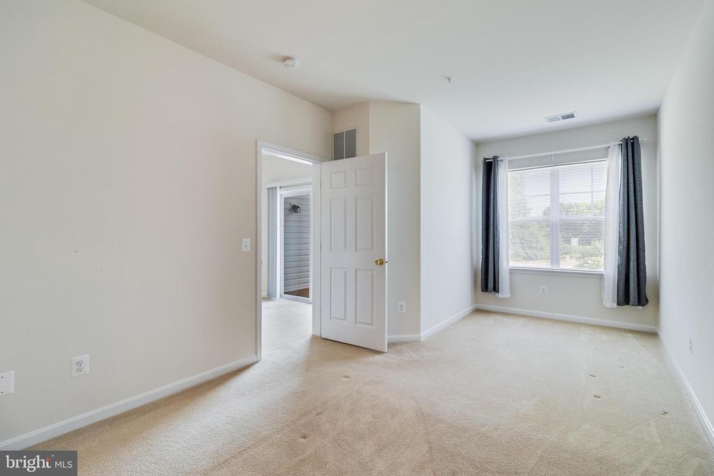 23560 F D R BLVD #304