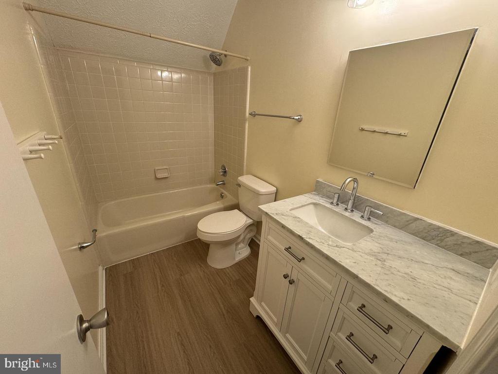 23300 WHITE ELM CT
